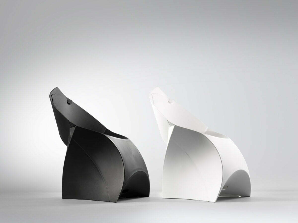 Flux Chair black & white